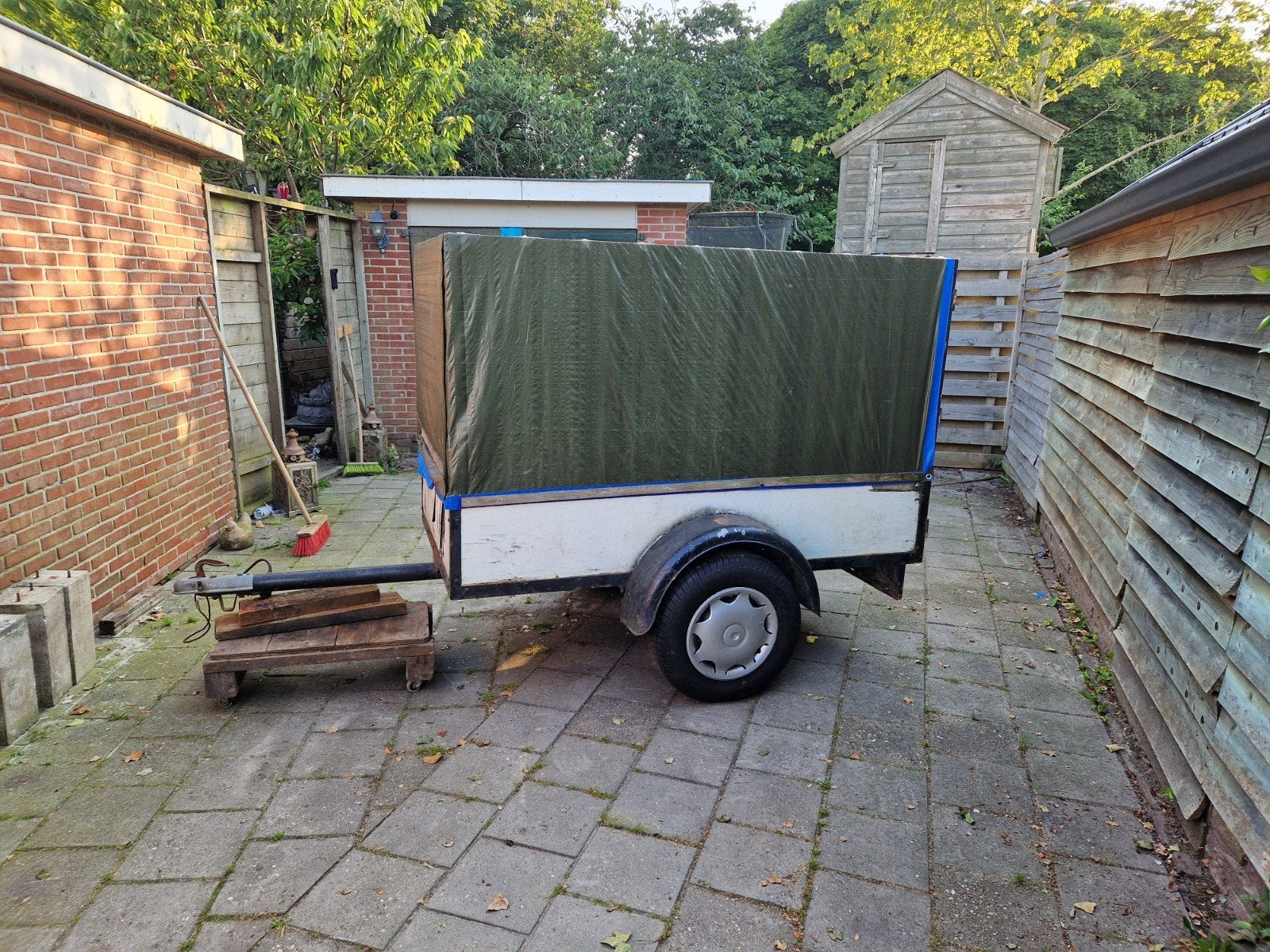 Opknapper dichte aanhanger, Ophalen