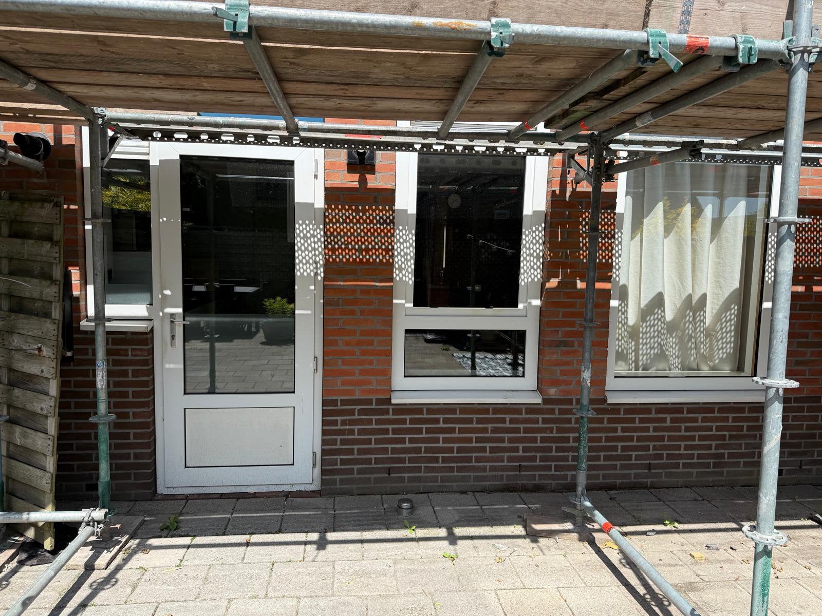 Partij kunststof kozijnen met dubbele beglazing, Doe-het-zelf en Verbouw, Kunststof, Gebruikt, Raamkozijn, 150 tot 225 cm