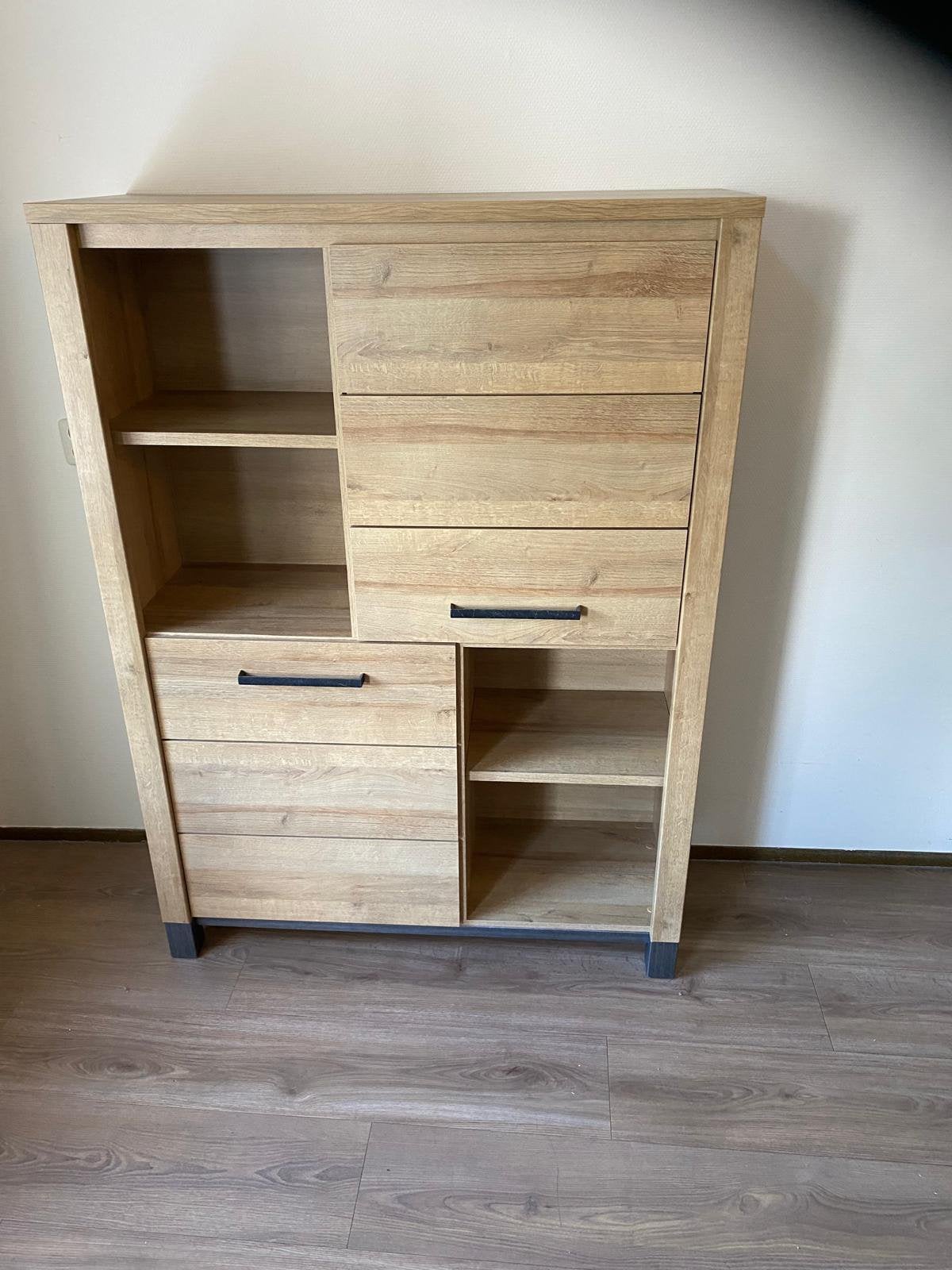 Kast Leen Bakker Finn serie., Ophalen