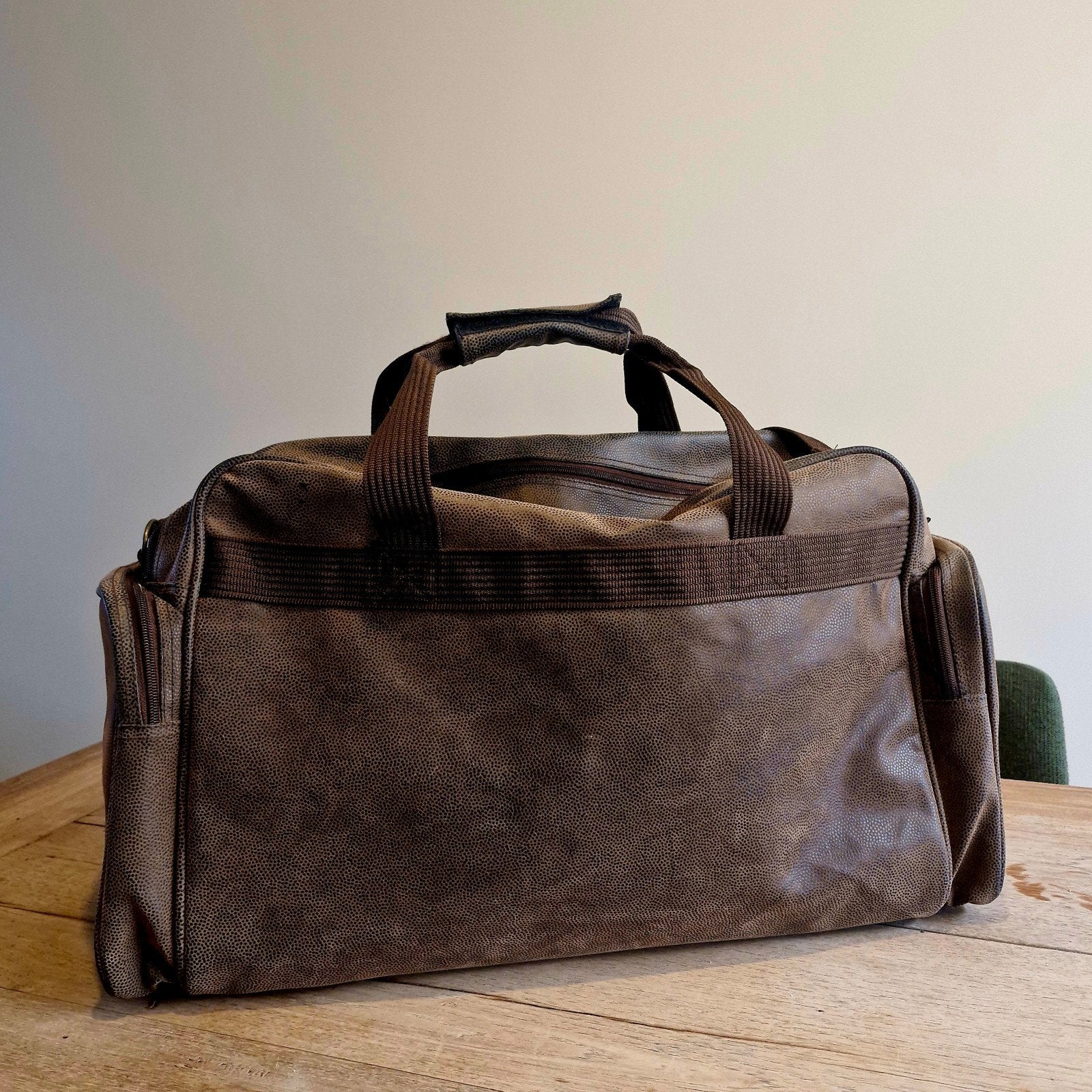 Bigshopper Weekendtas Reistas Suède Look, 20 tot 30 cm, Bruin, Ophalen of Verzenden, Zo goed als nieuw