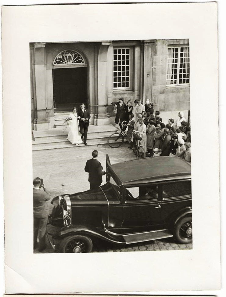 Enkhuizen-186   Voor het Stad huis- Oude Auto, Verzenden, 1960 tot 1980, Noord-Holland