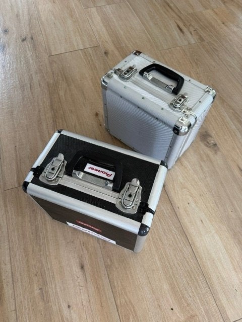 CD/DVD flight case 2 stuks, Ophalen of Verzenden, Gebruikt, Overige instrumenten, Flightcase