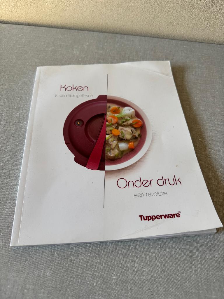 TUPPERWARE Kookboek voor de Micro Minuut snelkookpan, Huis en Inrichting, Keuken | Tupperware, Ophalen of Verzenden, Zo goed als nieuw