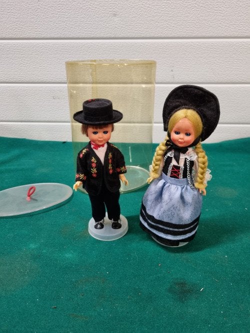 poppen souvenir stel kledendracht, Verzamelen, Ophalen of Verzenden, 'T Olde Gre-j, Info@toldegrej.nl, Endepoelstraat 20f Didam