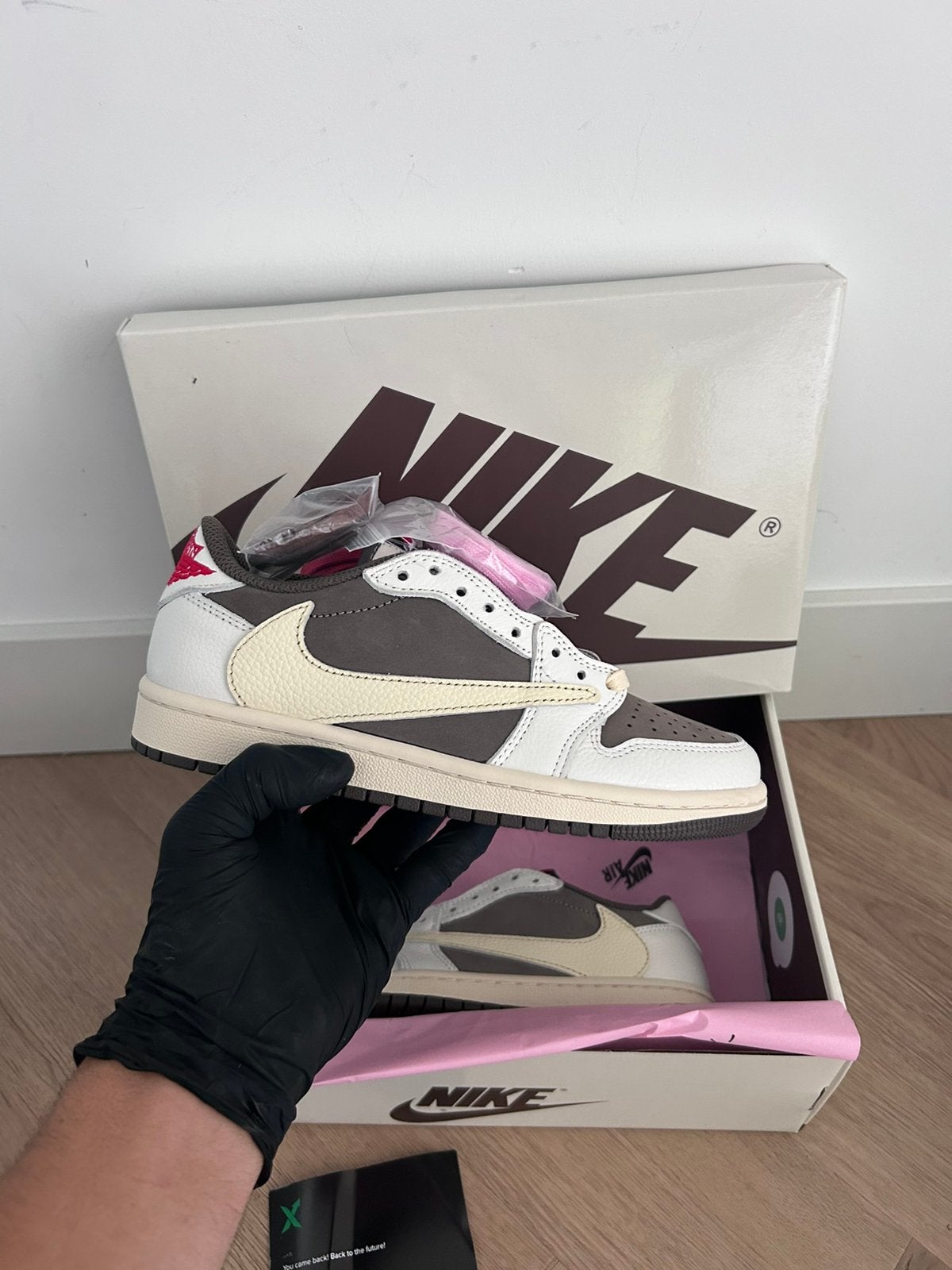 Travis scott, Maat 37.5, 38, 39, Ophalen of Verzenden, Nieuw, Overige kleuren, Sneakers of Gympen