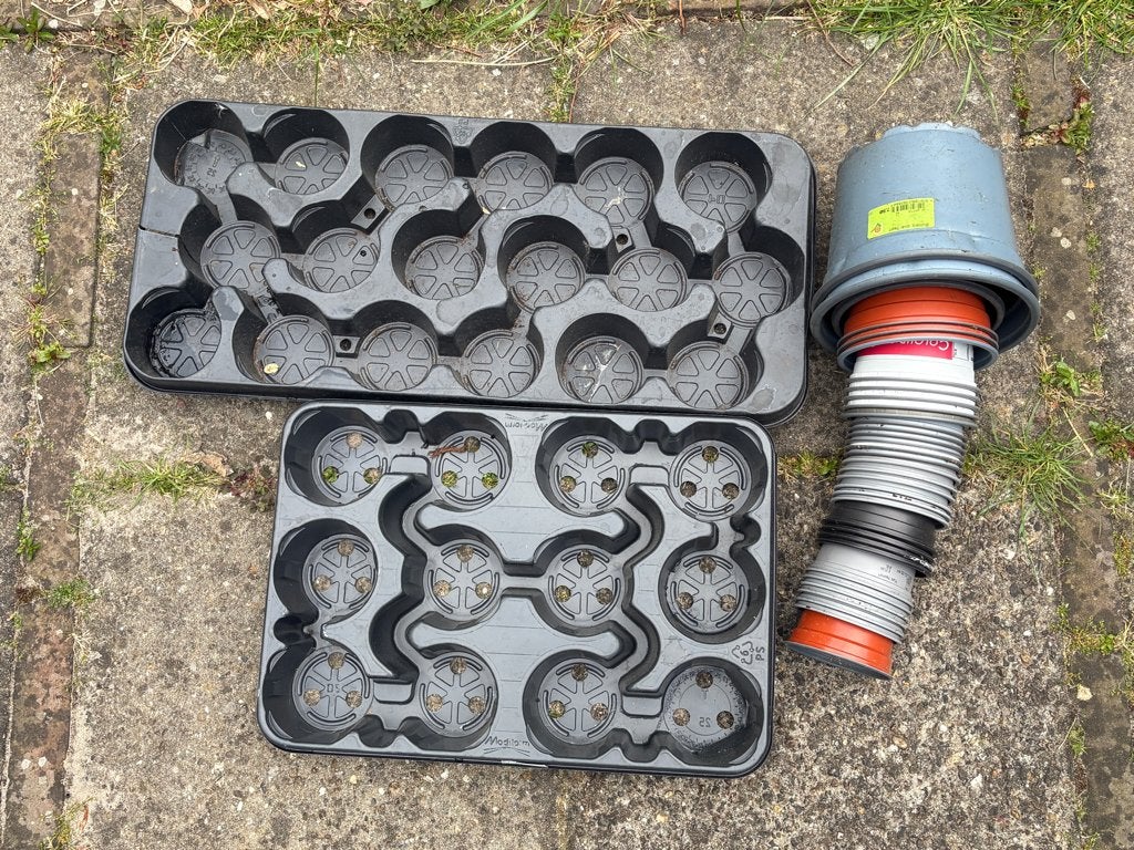 Plastic bloempotten. Gratis af te halen., Tuin en Terras, Bloempotten, Ophalen, Kunststof, Gebruikt, Rond