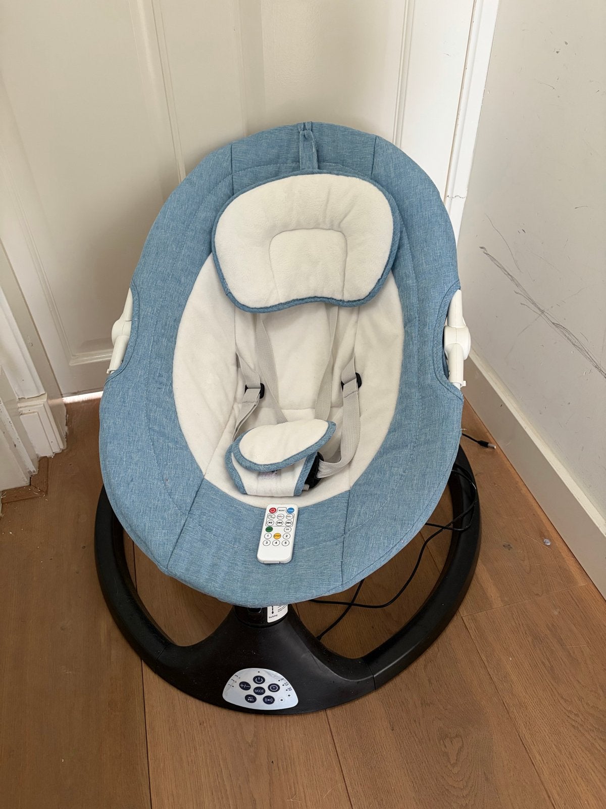 Elektrische baby Wiegstoel wipstoel Muziek & Afstandsbedieni, Kinderen en Baby's, Ophalen of Verzenden, Zo goed als nieuw, Overige typen