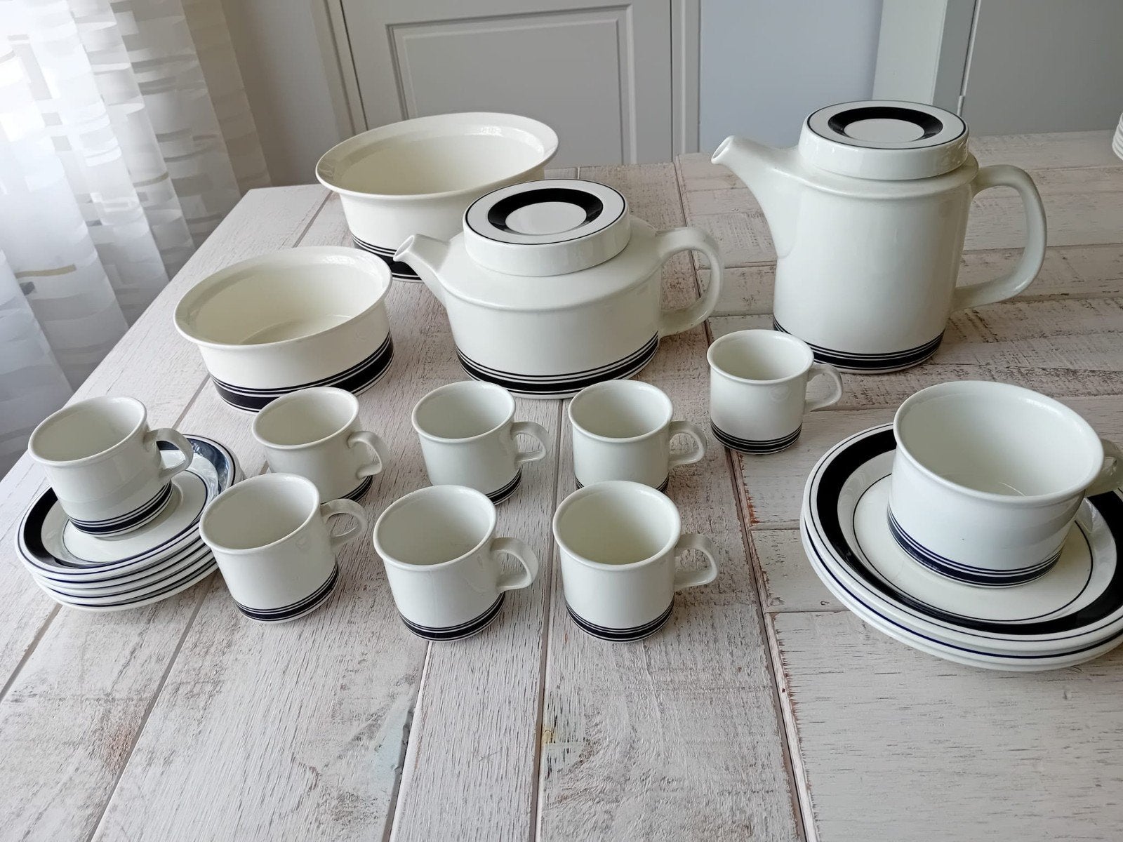 Puntgaaf servies Arabia Faenza Design Peter Winquist Finland, Ophalen of Verzenden, Zo goed als nieuw, Overige stijlen, Kop(pen) en/of Schotel(s)
