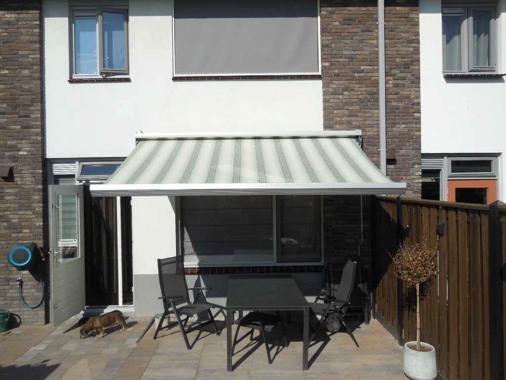 Nette zonnescherm 340 x 250 knikarm., Tuin en Terras, Zonneschermen, Ophalen, Gebruikt, 250 cm tot 450 cm, Knikarmscherm
