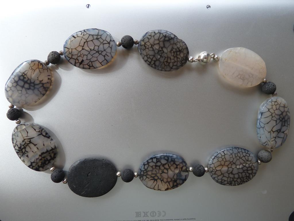 Collier met fraai mosagaat en lava steen, magneet sluiting, Sieraden, Tassen en Uiterlijk, Kettingen, Verzenden, Zo goed als nieuw