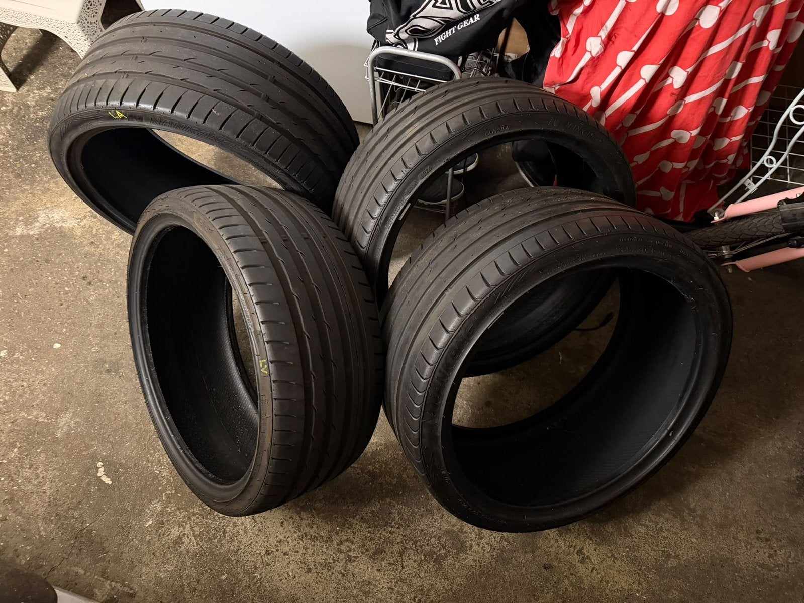 Zomerbanden 255/30ZR20 en 285/30ZR20, Ophalen, Zo goed als nieuw