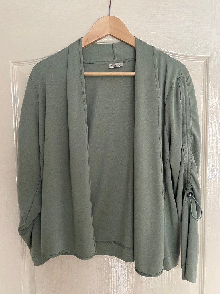 Mooi groen vest, z.g.a.n., Maat 38/40 (M), Ophalen of Verzenden, Zo goed als nieuw, Barbara Lebek