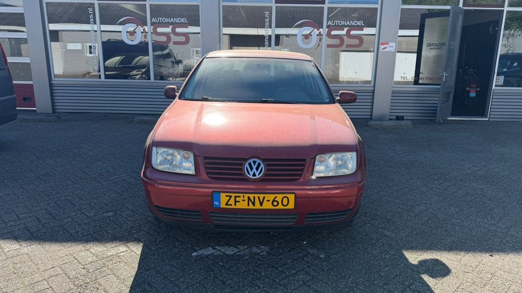 Volkswagen Bora 2.0 Trendline LOOP SLOOP HANDEL EXPORT GEEN, Auto's, Oldtimers, Elektrische ramen, Stof, 1984 cc, Volkswagen