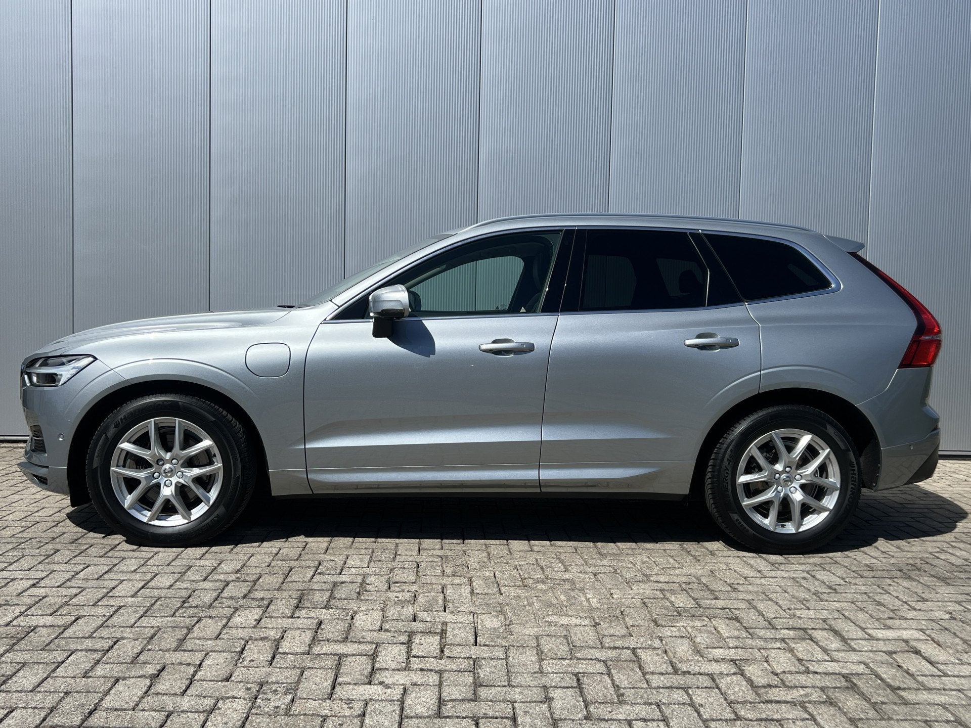 Volvo XC60 2.0 T8 Twin Engine AWD Luchtvering Trekhaak Panor, Automaat, Dealer onderhouden, Gebruikt, 2039 kg