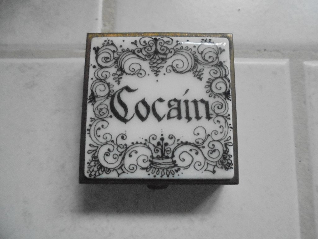 Pillendoosje / Cocain / 4 x 4 x 1,5 cm, Antiek en Kunst, Ophalen of Verzenden