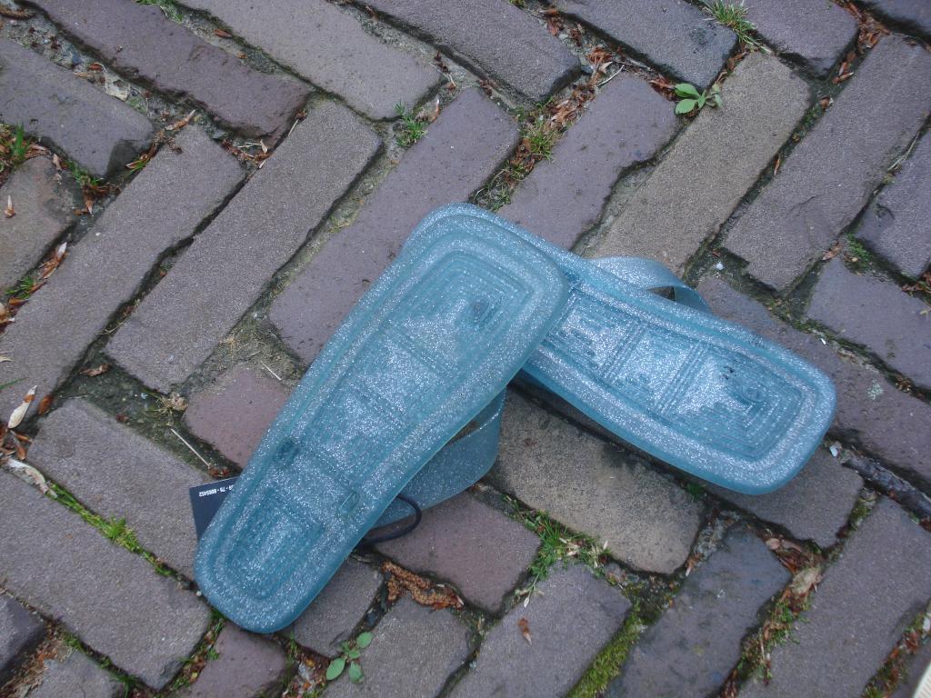 SENSI TEENSLIPPERS BLAUW 37 NIEUW GRATIS VERZENDING PER POST, Slippers, Nieuw, Sensi Teenslippers, Verzenden