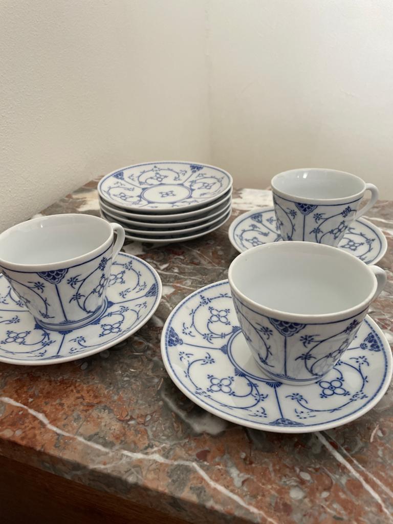 Vintage porseleinen kop en schotel set, blauw-wit decor, Antiek en Kunst, Antiek | Servies los, Ophalen of Verzenden