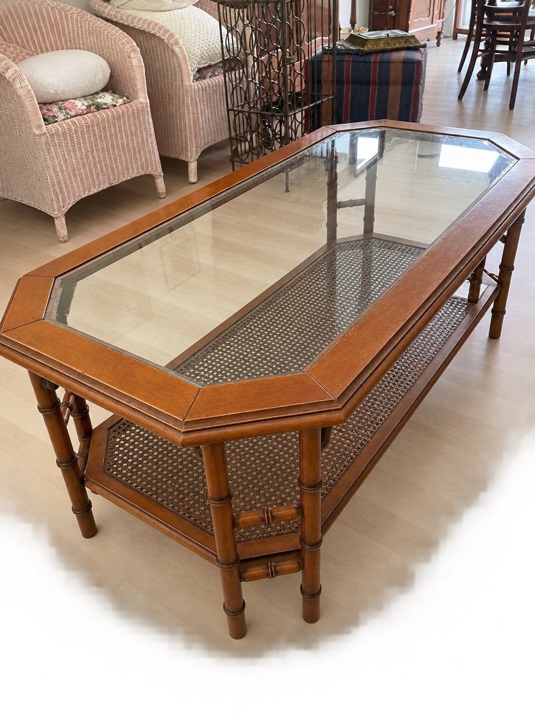Salontafel bamboe met glasplaat en rotan details, Ophalen of Verzenden