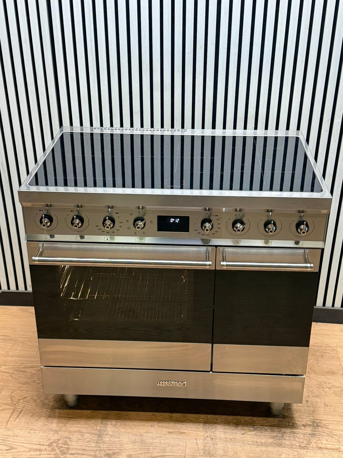 Luxe Smeg INDUCTIE Fornuis RVS met dubbele oven 90x60 cm, Fornello Esperta, Ophalen of Verzenden, Zo goed als nieuw, Energieklasse A of zuiniger