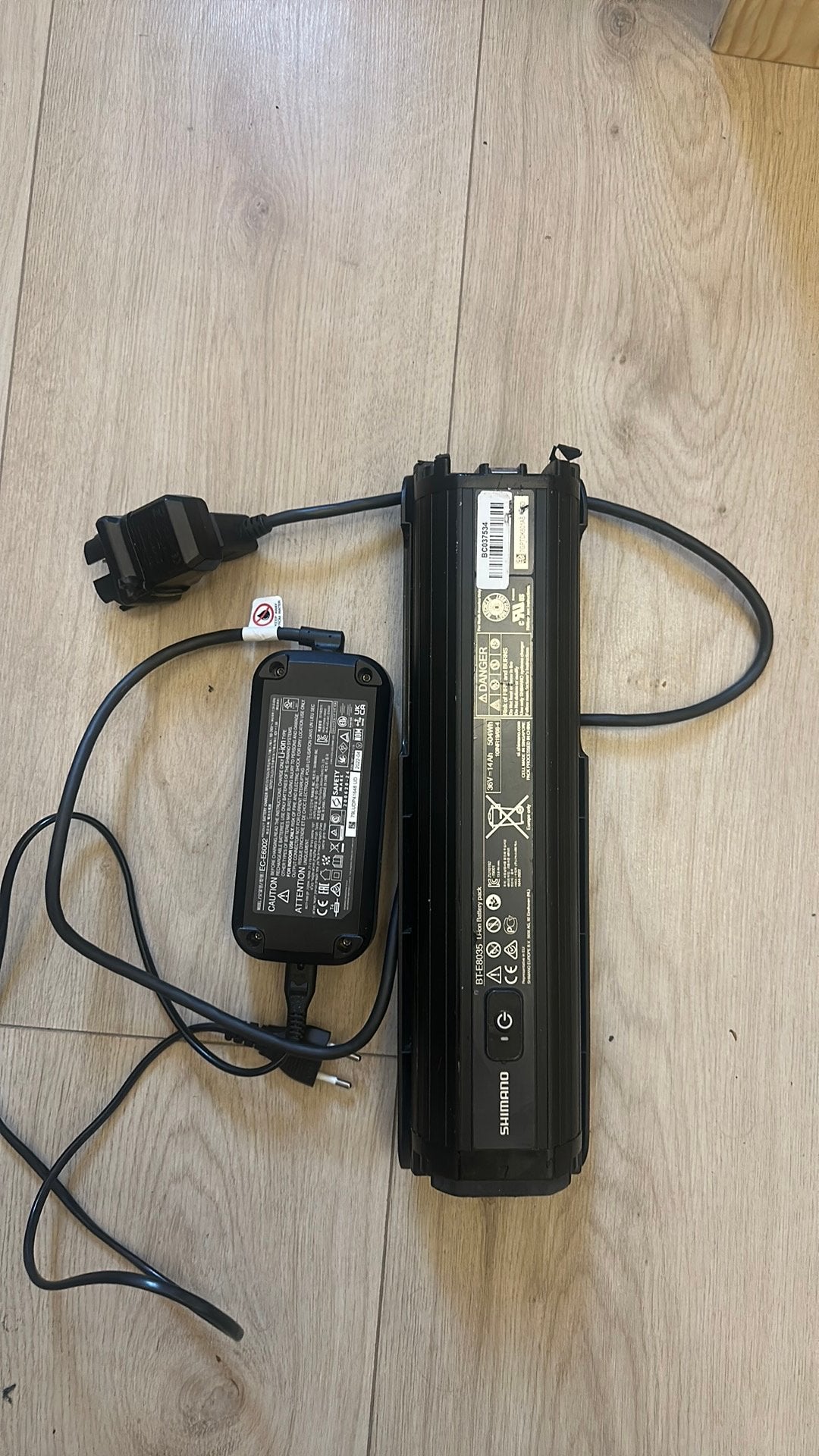 Shimano STEPS BT-E8035 504Wh battery + original charger, Zo goed als nieuw