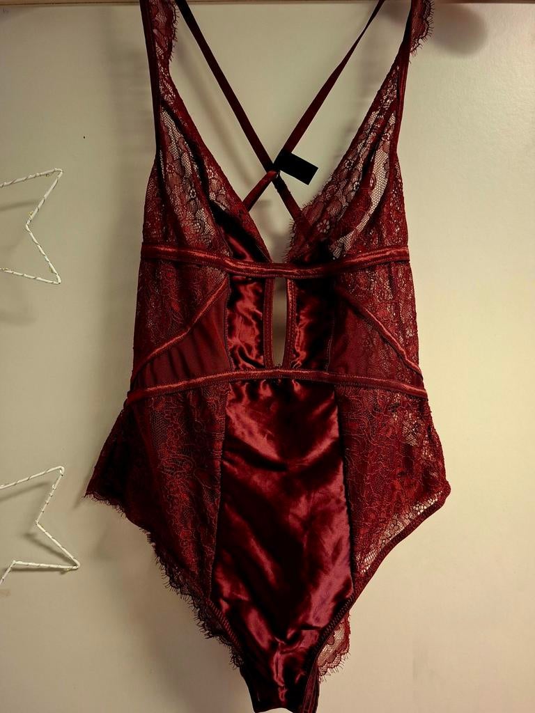 Peignoir XS/S - Elegant Rood Kant en Satijn, Kleding | Dames, Ophalen of Verzenden, Rood, Nachtkleding