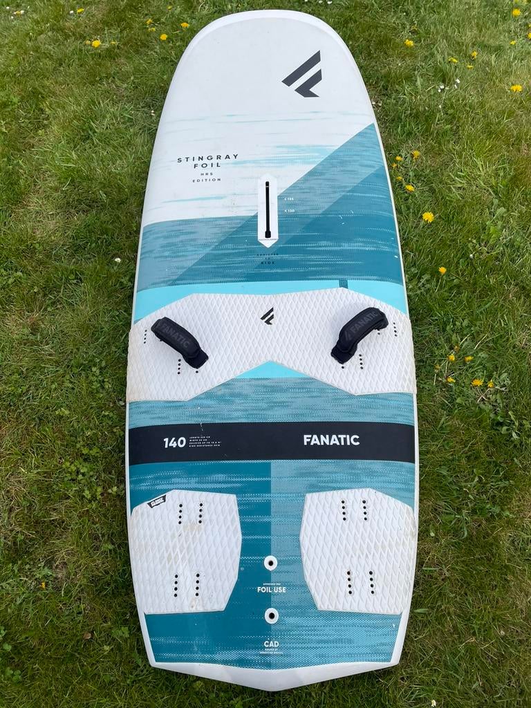 Fanatic stingray 140l foil board 85cm + fanatic flow 1250, Watersport en Boten, Ophalen, 7 m² of meer, Complete set, Gebruikt