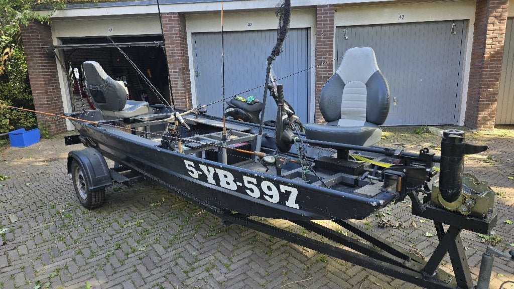 Aluminium platbodem visboot met trailer, Watersport en Boten, Ophalen, Overige merken, Gebruikt, 4 m