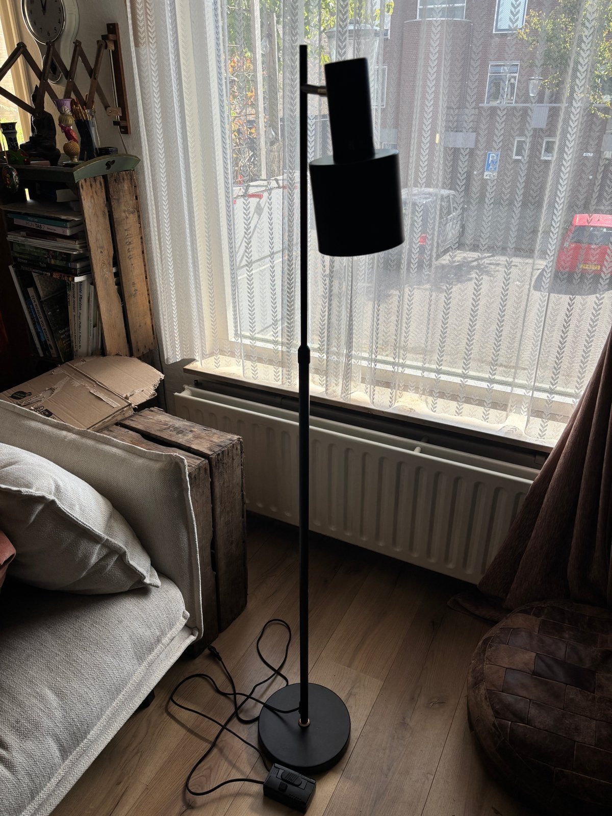 Nordin Karwei vloerlamp met gouden details, Ophalen, E27 (groot), Zo goed als nieuw, Metaal