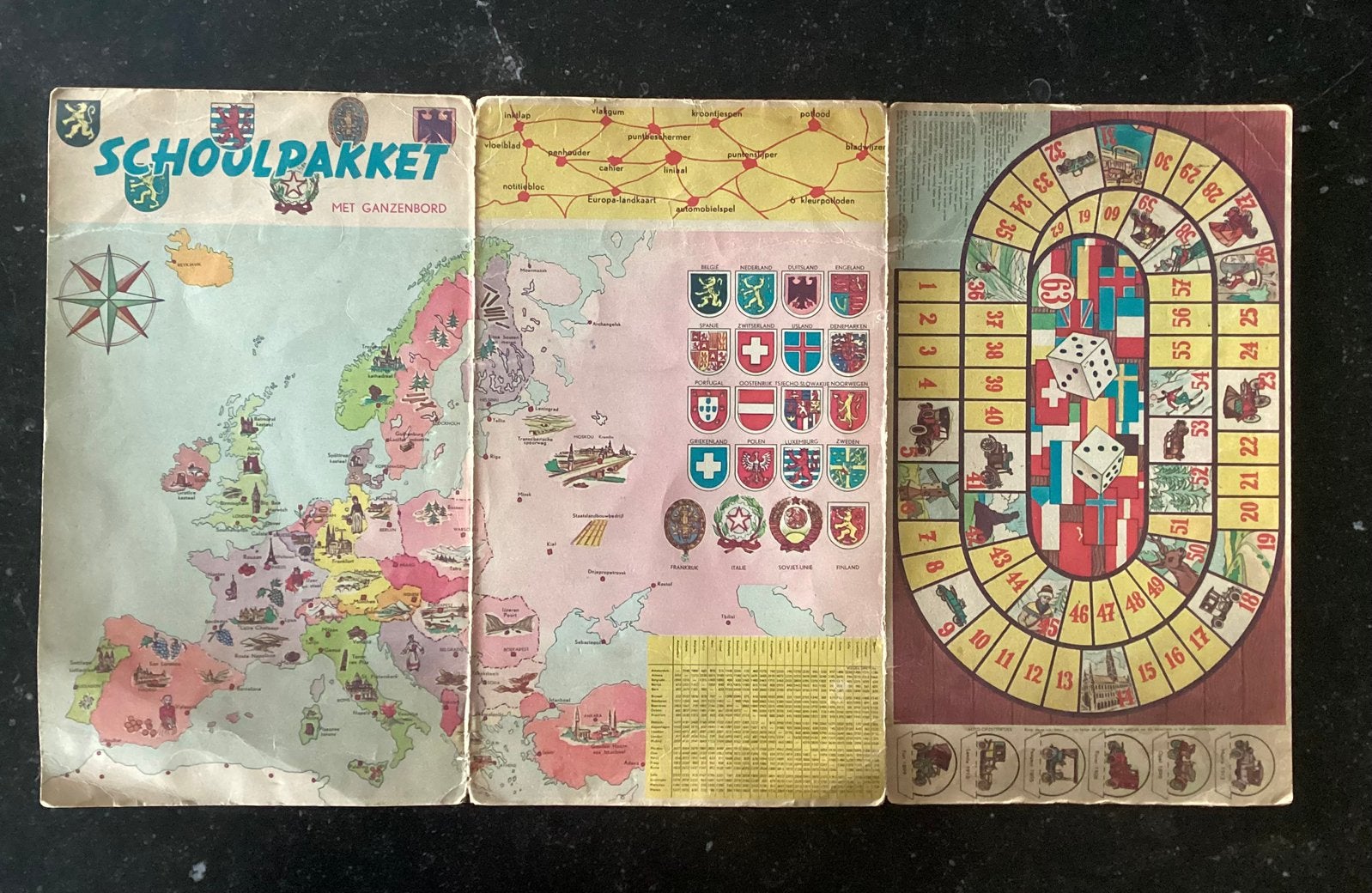 Het nostalgisch schoolpakket uit 1962 met ganzenbord., Ophalen of Verzenden
