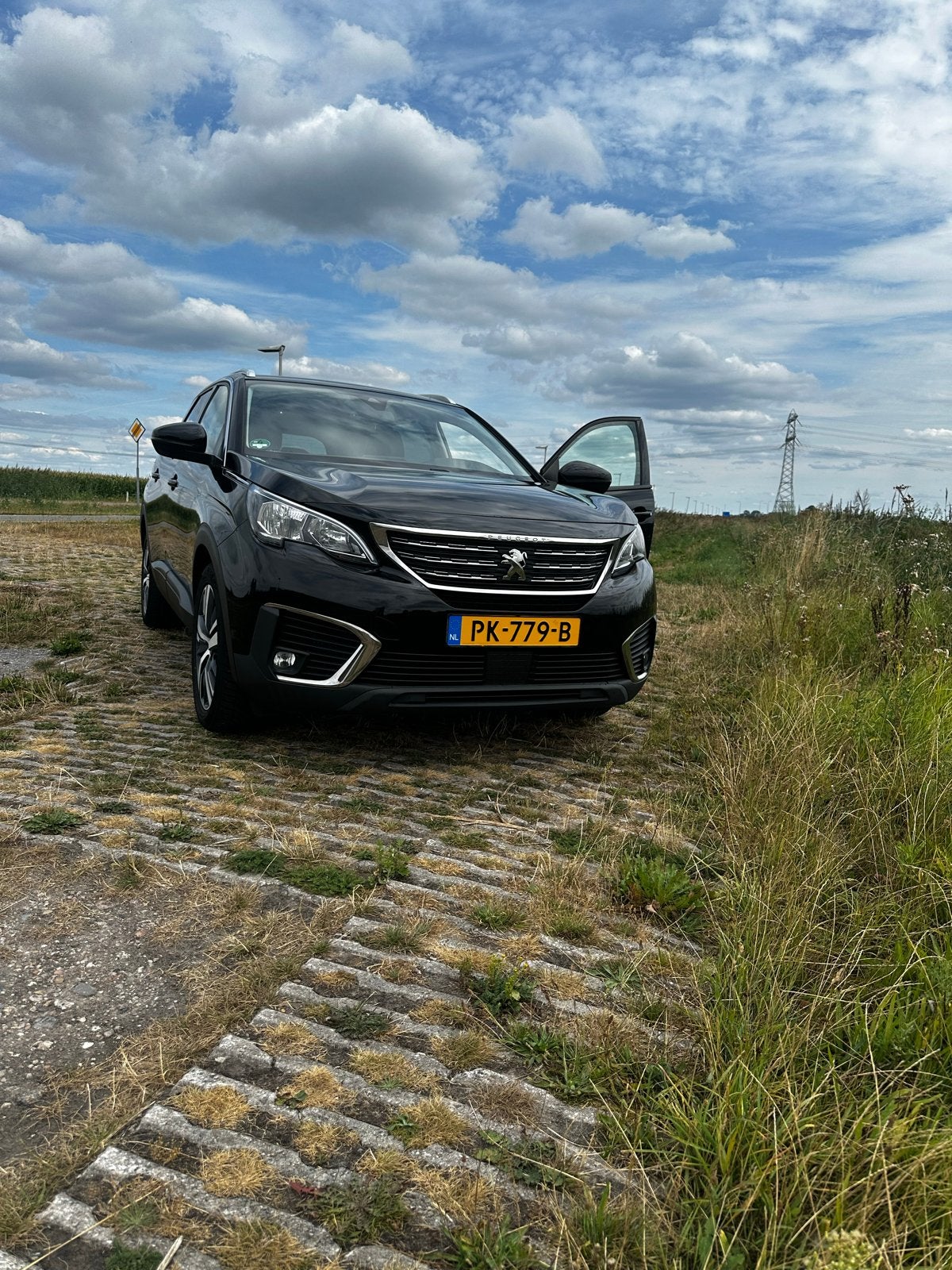 Peugeot 5008 1.2 Puretech 130pk 2017 Zwart 7 persoons, 1199 cc, 7 stoelen, Zwart, Origineel Nederlands