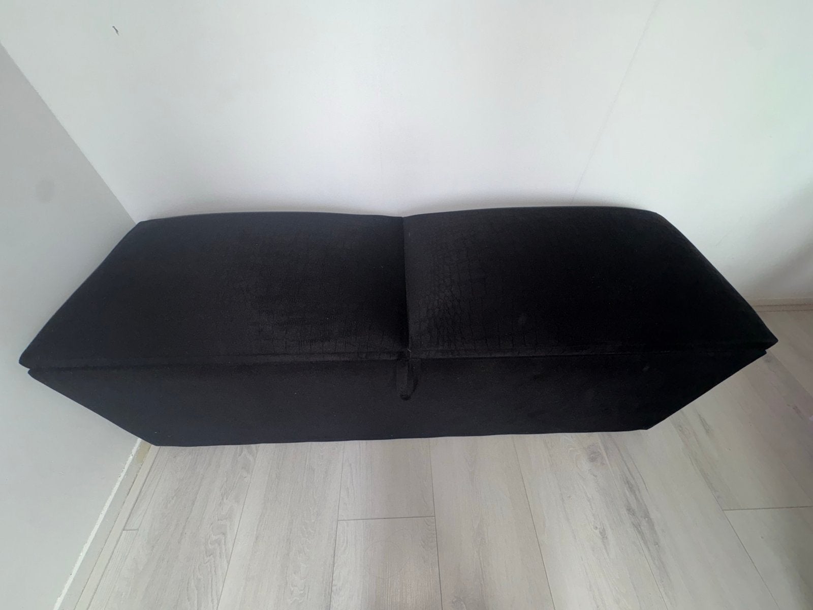 Zwarte fluwelen velvet croco opbergkist poef, Huis en Inrichting, Ophalen, Gebruikt, Minder dan 50 cm, 100 tot 125 cm