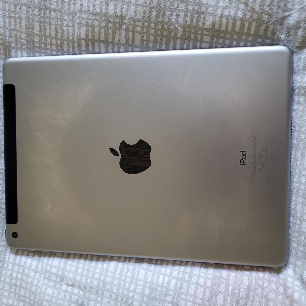 Apple iPad (6e generatie) Wi-Fi 128GB Zilver, 10 inch, Apple iPad, Ophalen of Verzenden, Zo goed als nieuw