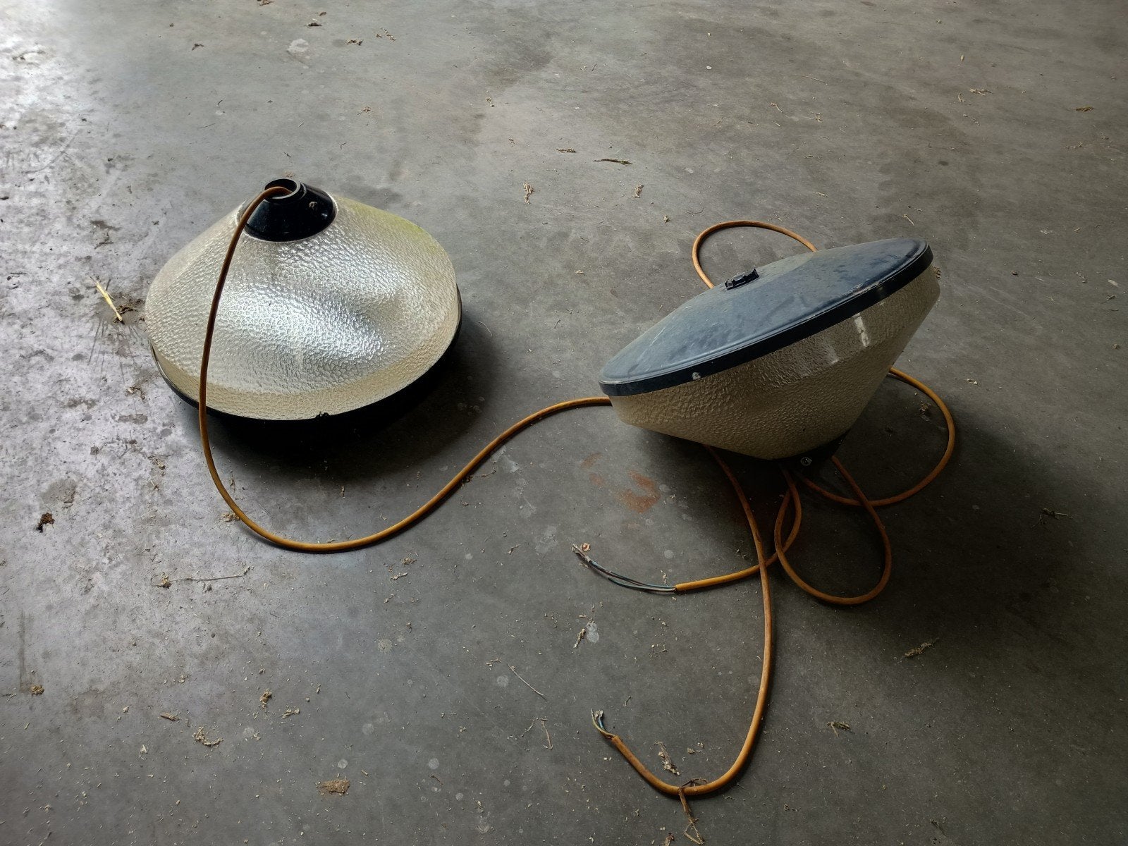 2 lampen kappen voorop een lantaarn paal, Ophalen, Gebruikt, Netvoeding, Staande lamp