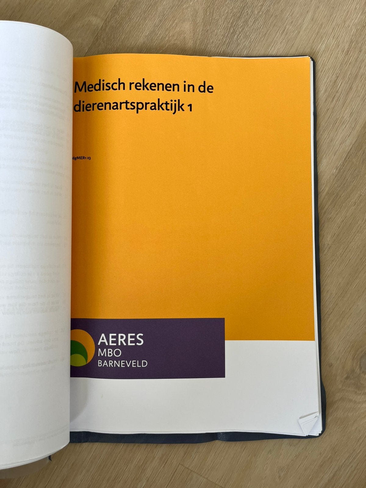 Medisch rekenen 1 en 2 aeres mbo Barneveld, Ophalen of Verzenden, Zo goed als nieuw, MBO