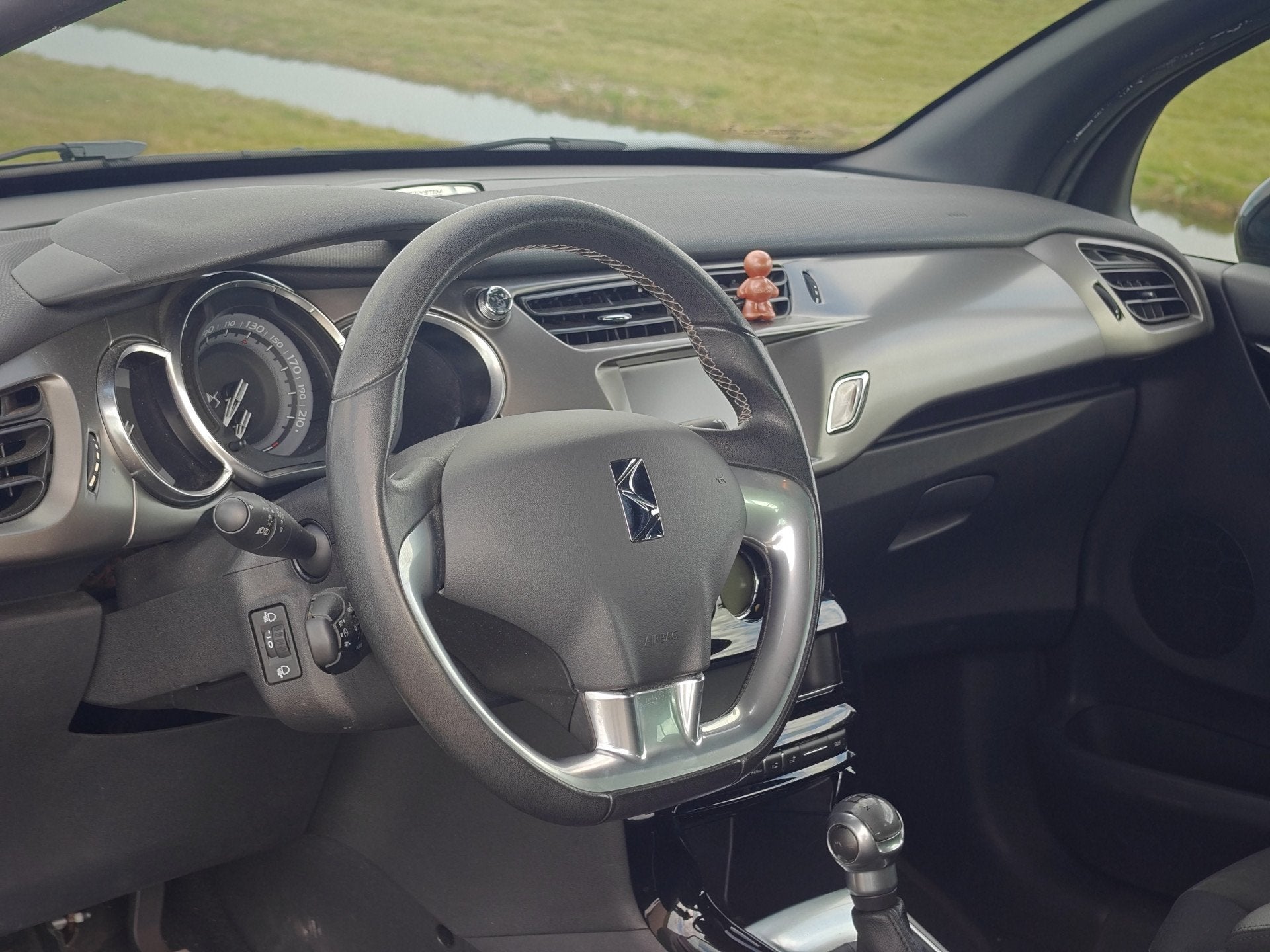 DS DS 3 1.2 Business | Rijklaarprijs | Garantie (bj 2016), Auto's, Voorwielaandrijving, 12 maanden, Gebruikt, 1199 cc