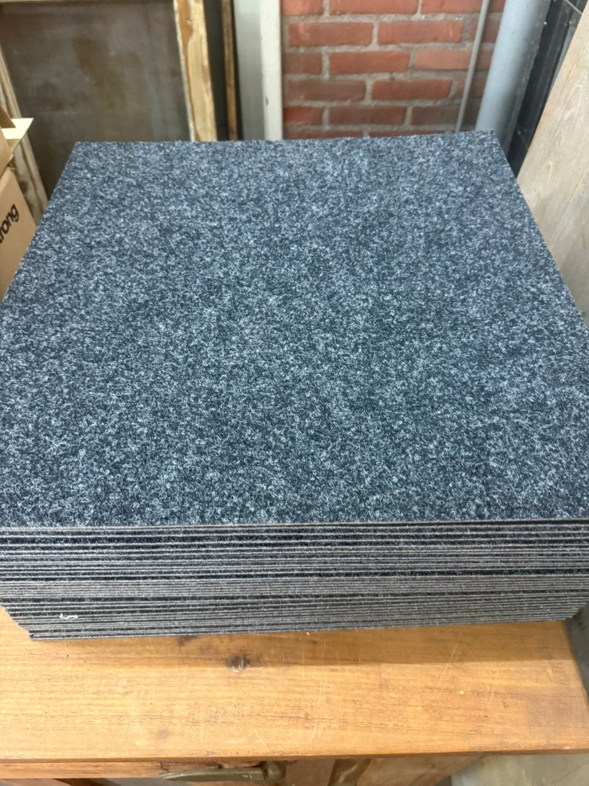 32,5 m2 nieuwe desso tapijttegels antraciet kleur, Ophalen, Zwart, Nieuw, 25 tot 50 m²