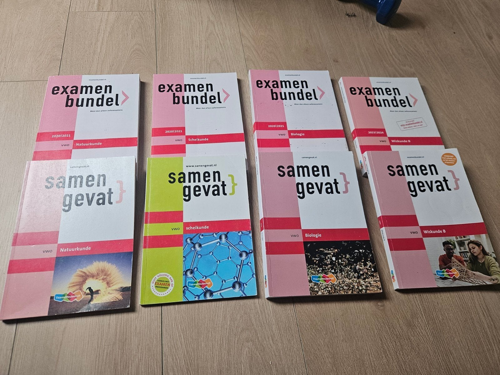 Pakket Samengevat + Examenbundels VWO , 4 vakken, Boeken, Schoolboeken, Ophalen of Verzenden, Zo goed als nieuw, VWO, Overige vakken