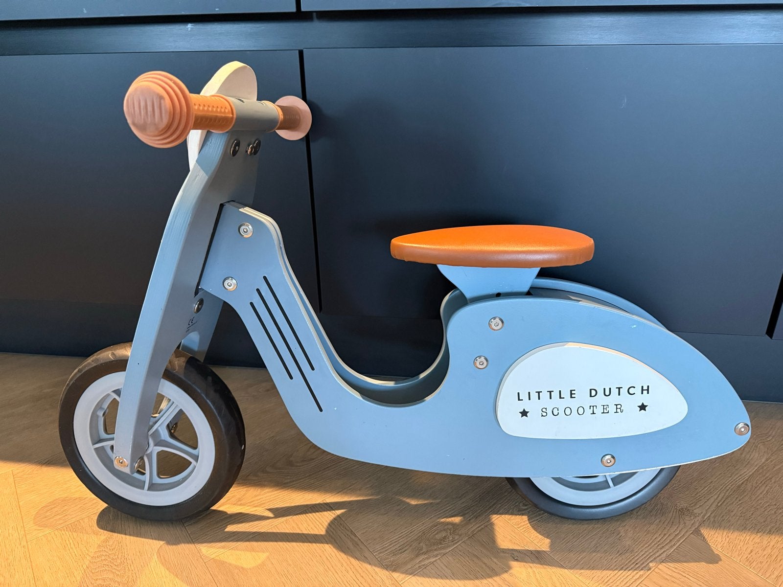 Little Dutch loopscooter blauw - Zo goed als nieuw, Kinderen en Baby's, Speelgoed | Buiten | Voertuigen en Loopfietsen, Ophalen