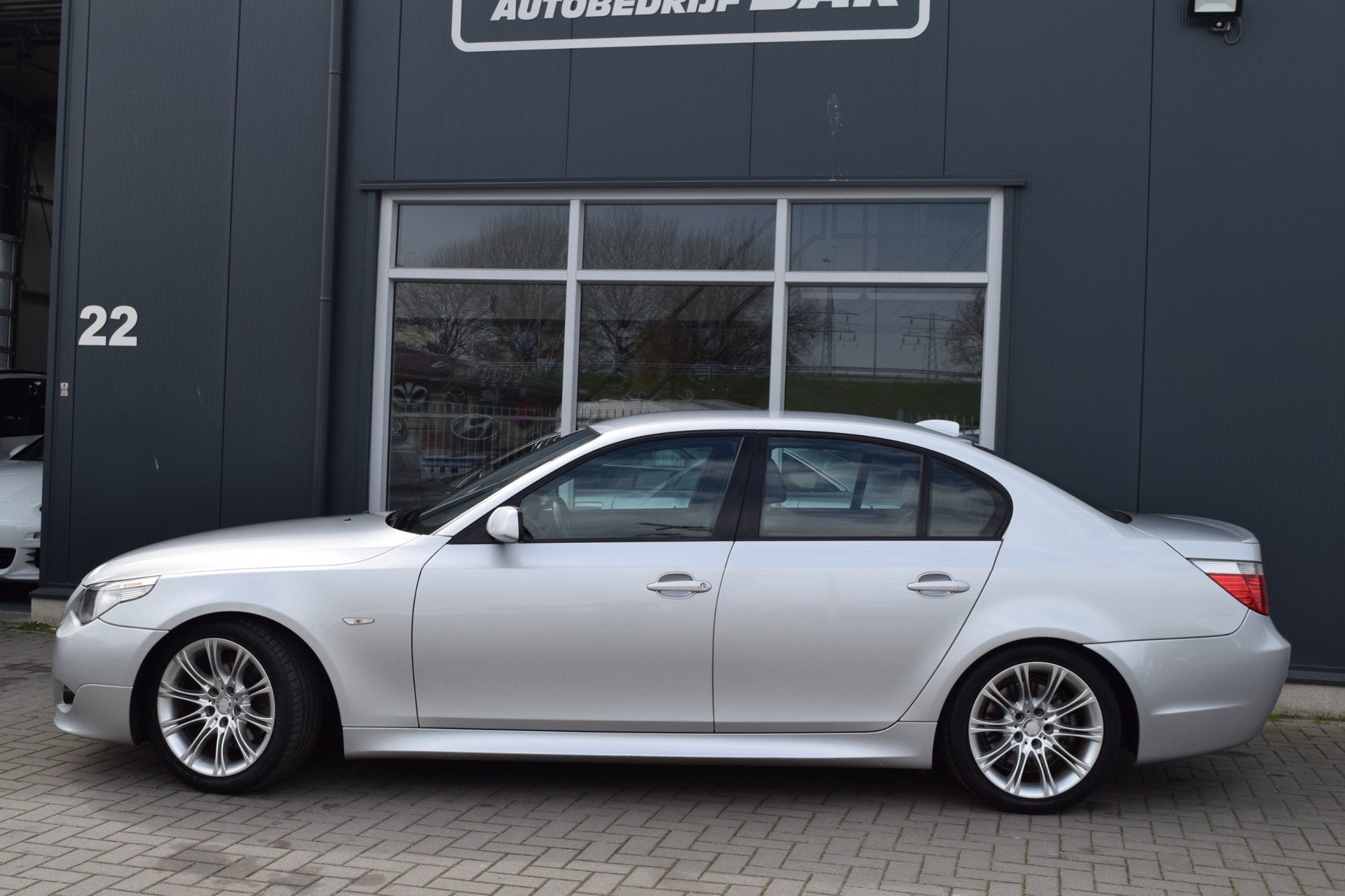 BMW 5-serie 525i Executive | M-Pakket | LPG | Xenon | ½ Led, Automaat, Achterwielaandrijving, Gebruikt, Zwart