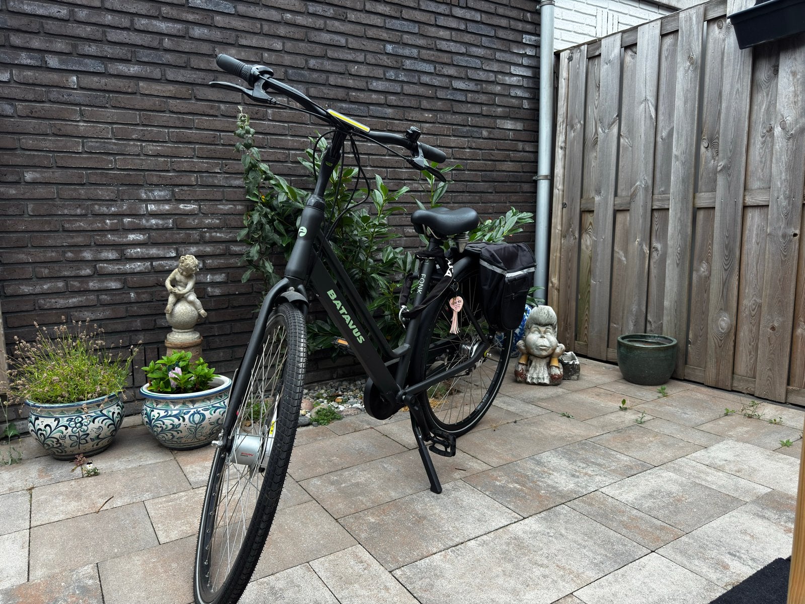 Zo goed als nieuwe Batavus damesfiets met Axa slot, Fietsen en Brommers, Fietsen | Dames | Damesfietsen, Ophalen, Zo goed als nieuw