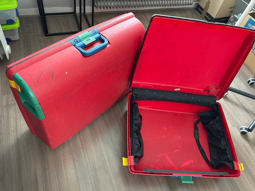 Retro Set van 2 rode koffers met wieltjes Carlton, Gebruikt, Hard kunststof, 45 tot 55 cm, 70 cm of meer