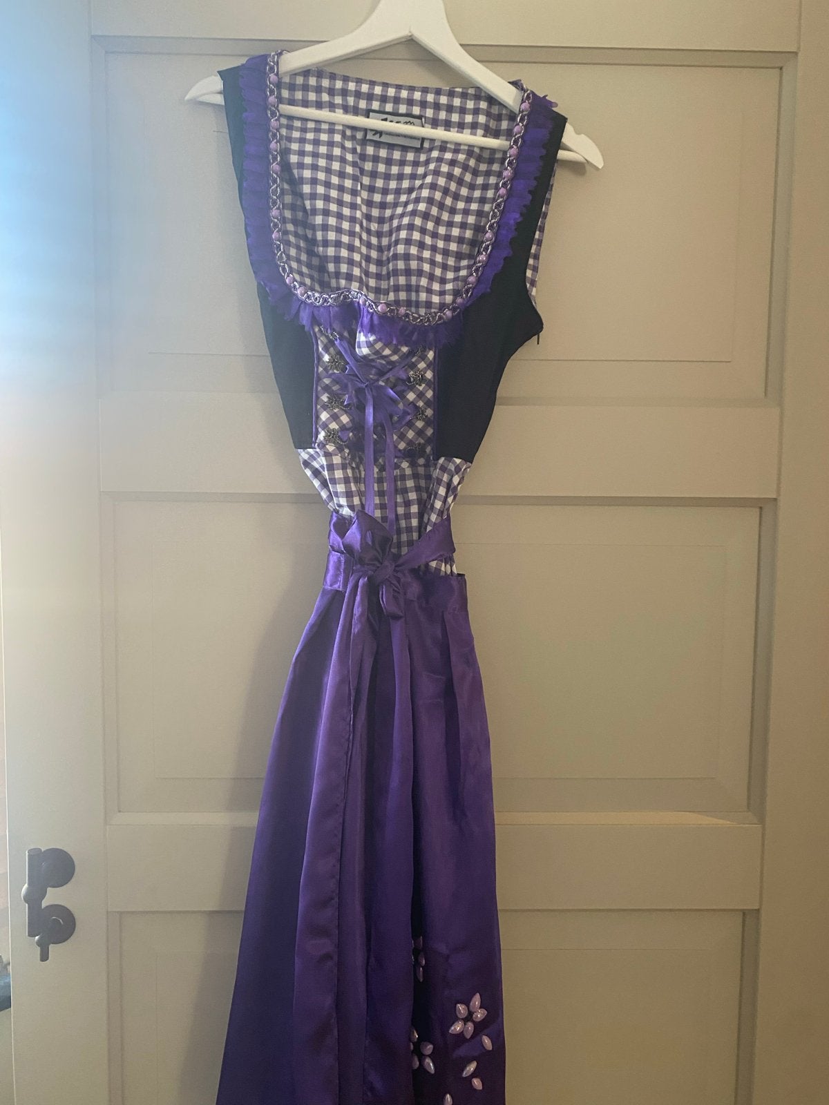 Prachtige paarse Dirndl jurk - Maat S/M, Kleding | Dames, Maat 38/40 (M), Paars, Ophalen of Verzenden, Zo goed als nieuw