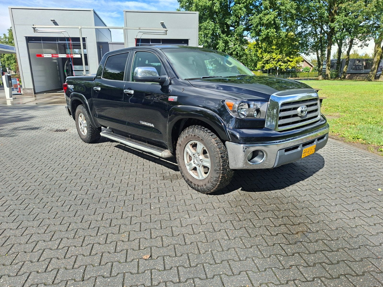Toyota Tundra Crew Cab 5.7 V8 i-Force LPG, Auto's, Automaat, Automatische klimaatregeling, Zwart, Leder