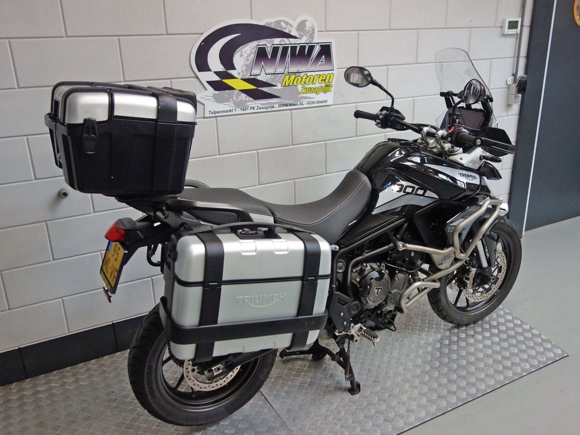 Triumph Tiger 900 GT Pro, Motoren, 888 cc, Toermotor, Handgeschakeld, Gebruikt