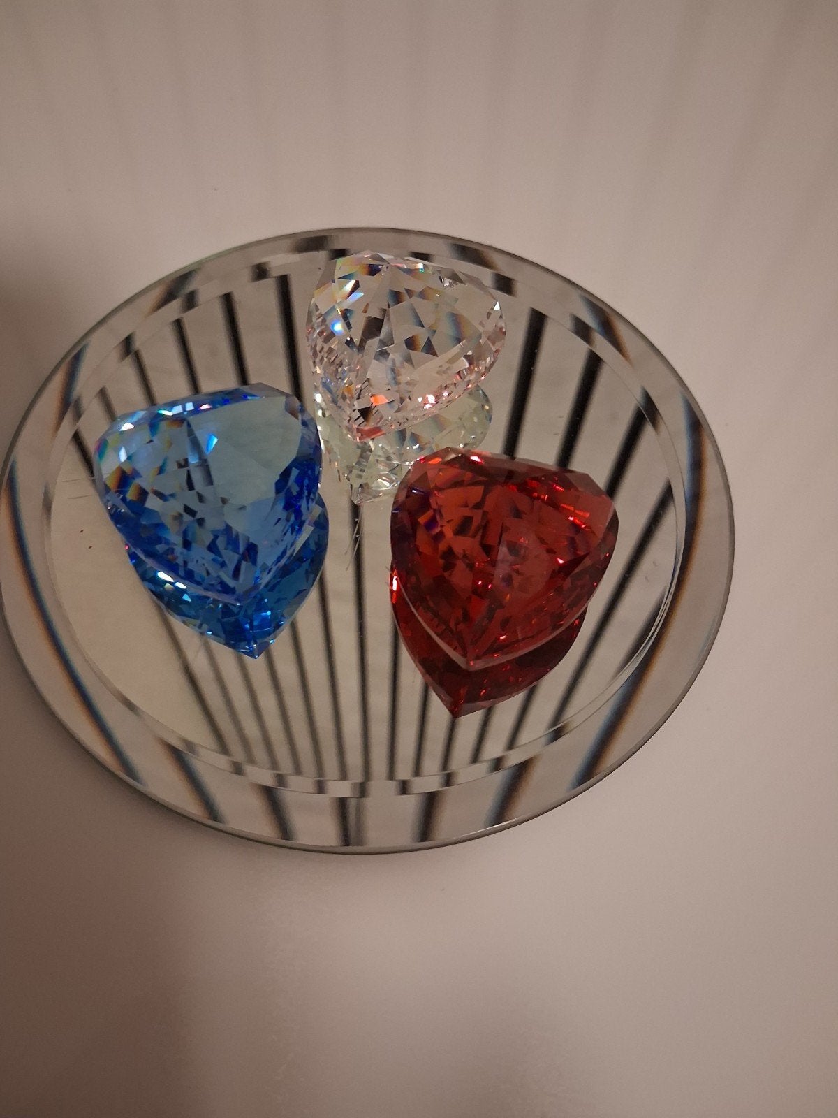 Decoratieve kristallen harten op spiegelplateau, Antiek en Kunst, Antiek | Glas en Kristal, Ophalen of Verzenden