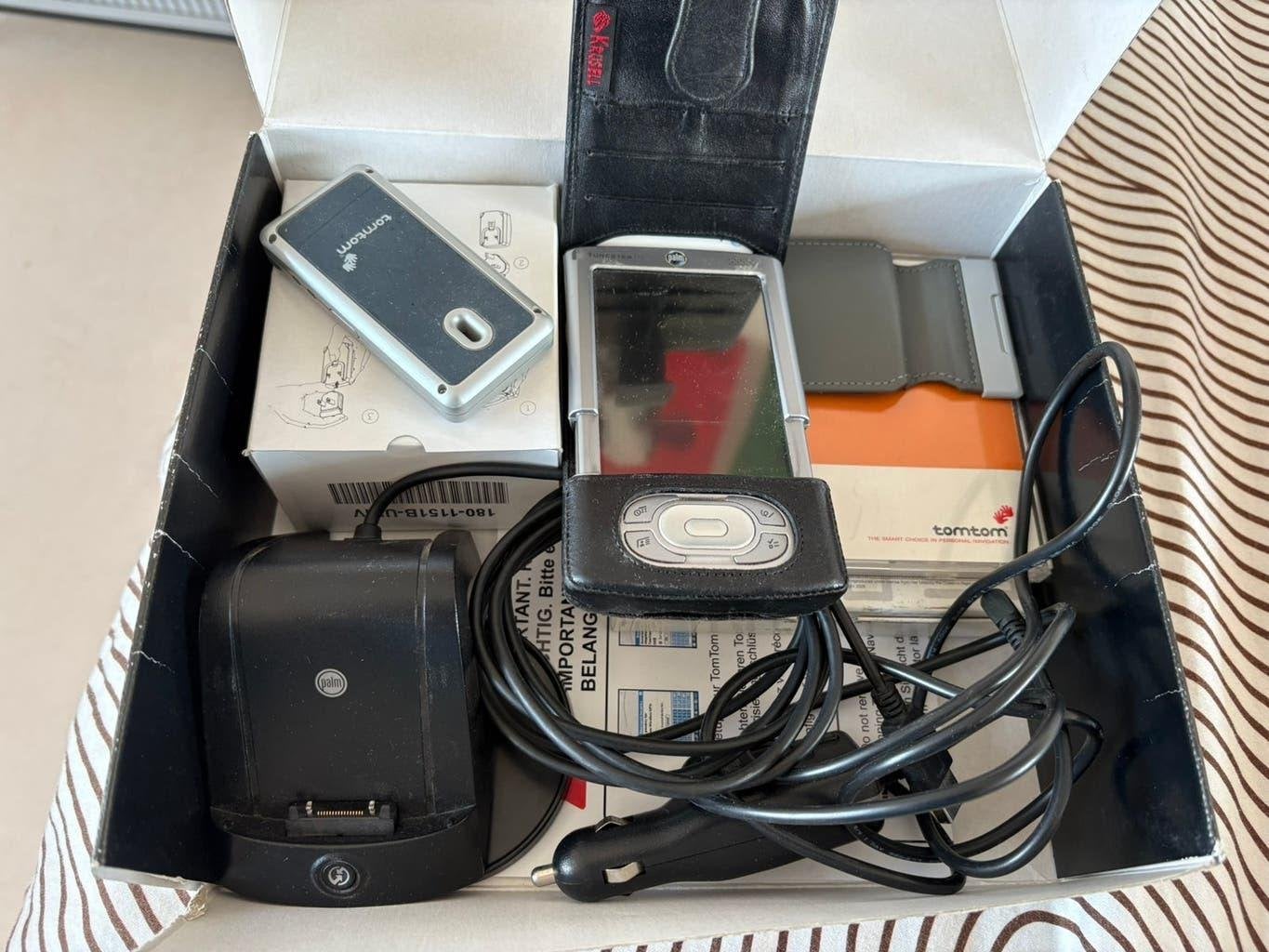 Zolderopruiming - Palm Tungsten T3 met TomTom pakket, Telecommunicatie, Pda's, Gps-ontvanger, Ophalen of Verzenden, Zo goed als nieuw