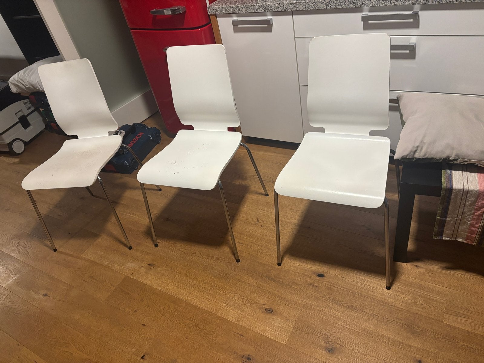 Set van 3 witte stoelen - Gebruikt, Ophalen, Kunststof, Gebruikt, Drie