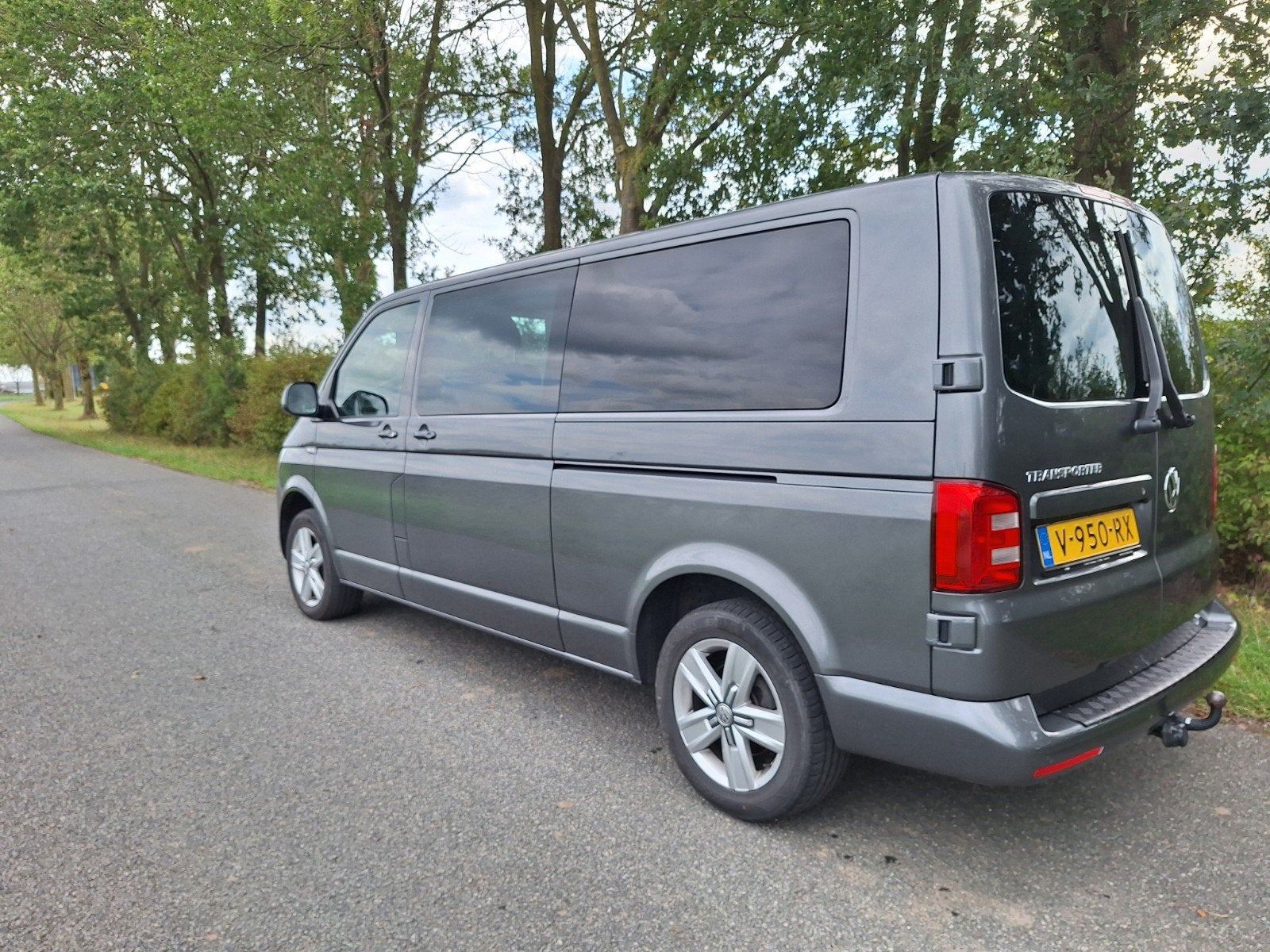 Foto 4 van Volkswagen Transporter CDC 2.0 TDI 204pk L2h1  7-DSG 148dkm