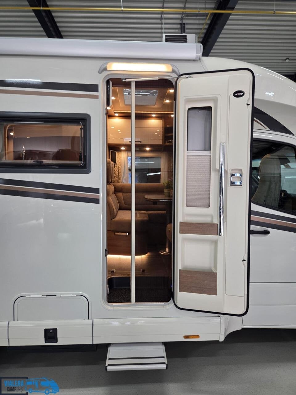 Carthago C-Tourer T 143 LE *AUT 170PK* Levelsyst + Vollucht!, Caravans en Kamperen, Automaat, Tot en met 2, 7 tot 8 meter, Bedrijf