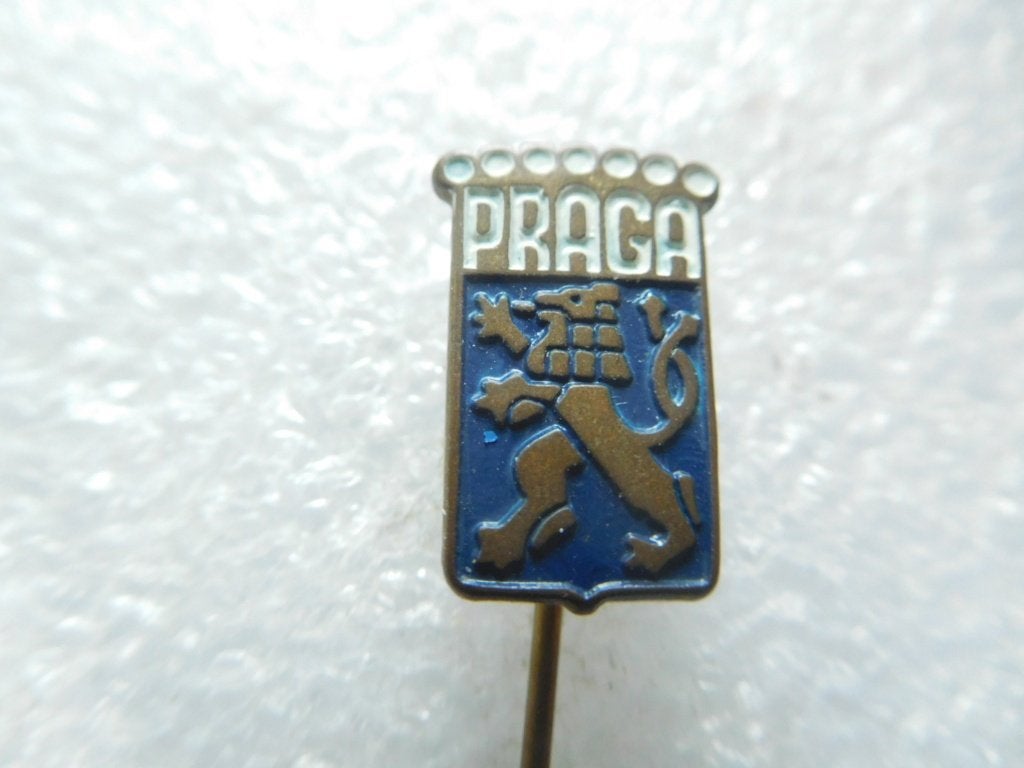 voetbal speldje Praha ( Praag), Ophalen of Verzenden, Gebruikt, Sport